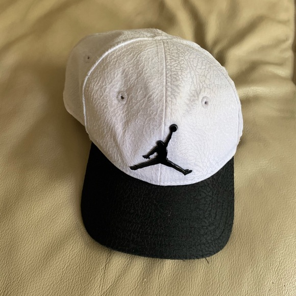 Infant Jordan hat - Picture 1 of 4